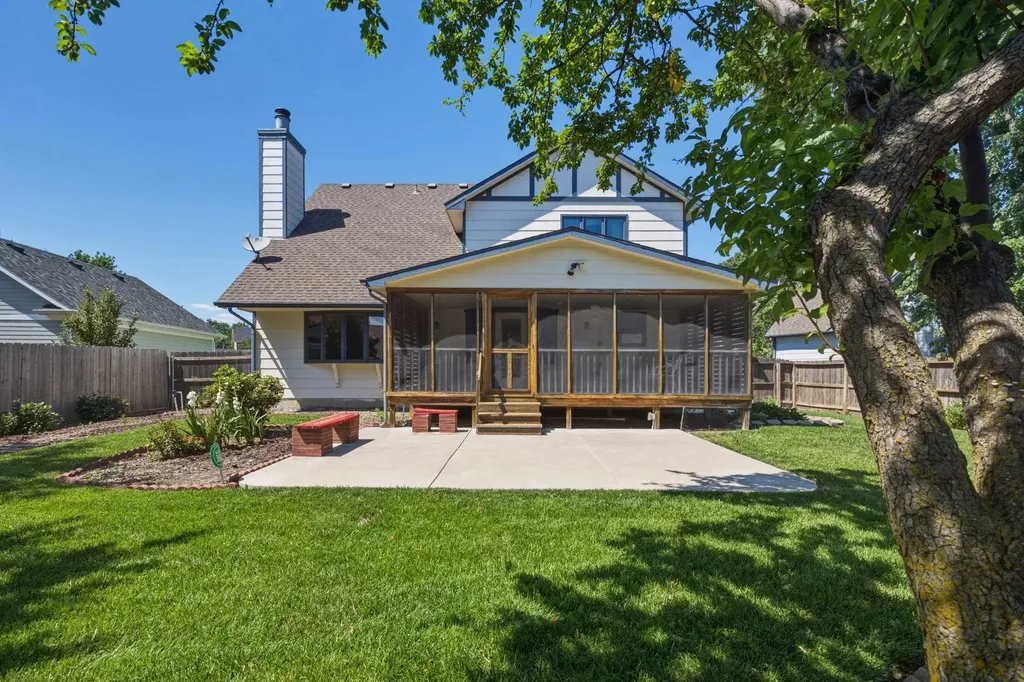 4022 N Rushwood Circle Wichita KS 67226-2428