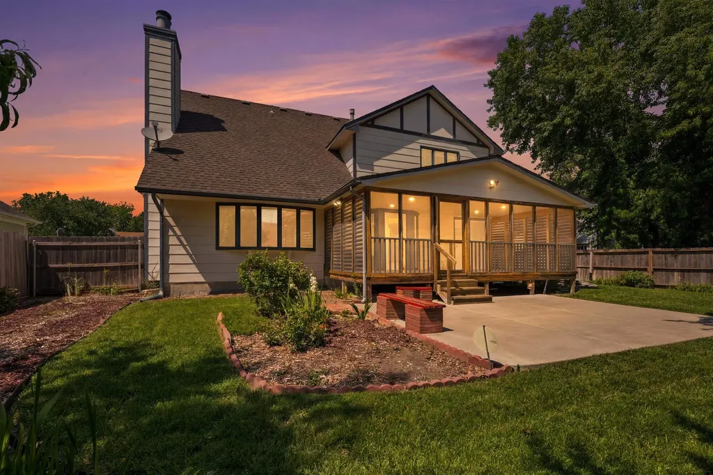 4022 N Rushwood Circle Wichita KS 67226-2428