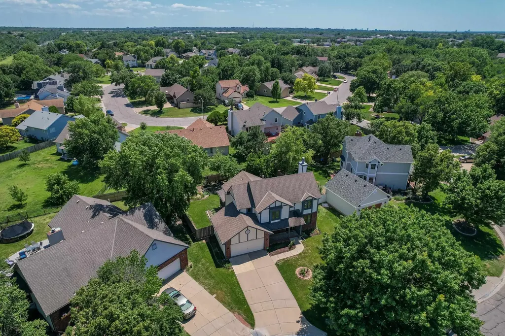 4022 N Rushwood Circle Wichita KS 67226-2428