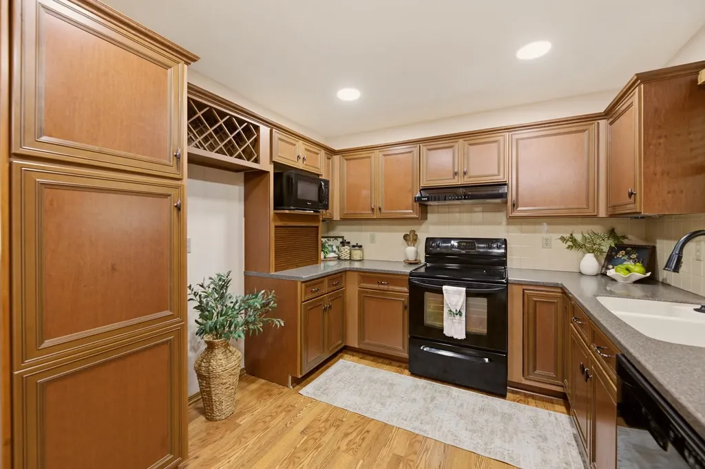 4022 N Rushwood Circle Wichita KS 67226-2428