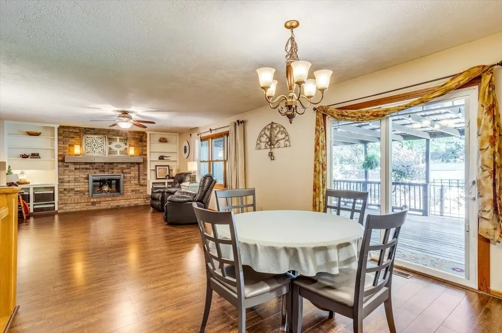 250 N Woodchuck Street Wichita KS 67212