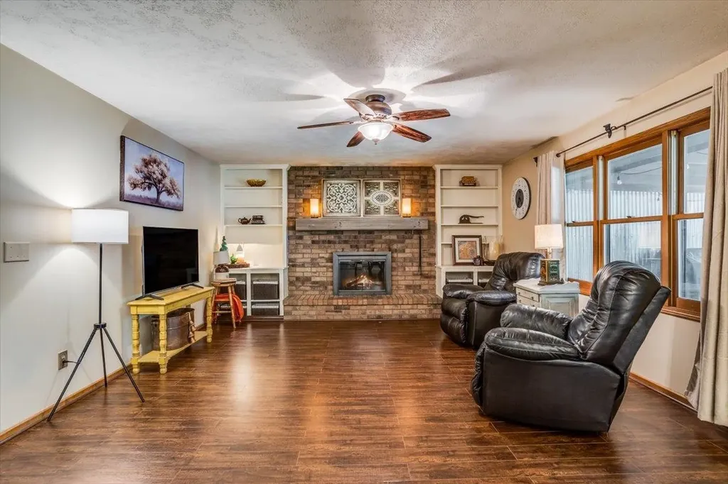 250 N Woodchuck Street Wichita KS 67212