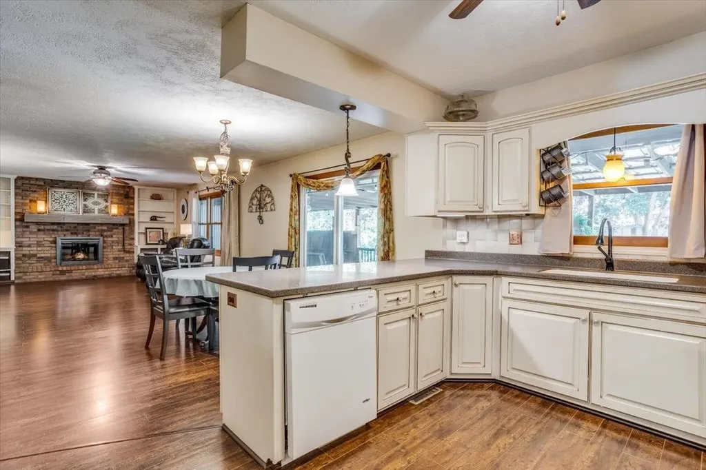 250 N Woodchuck Street Wichita KS 67212