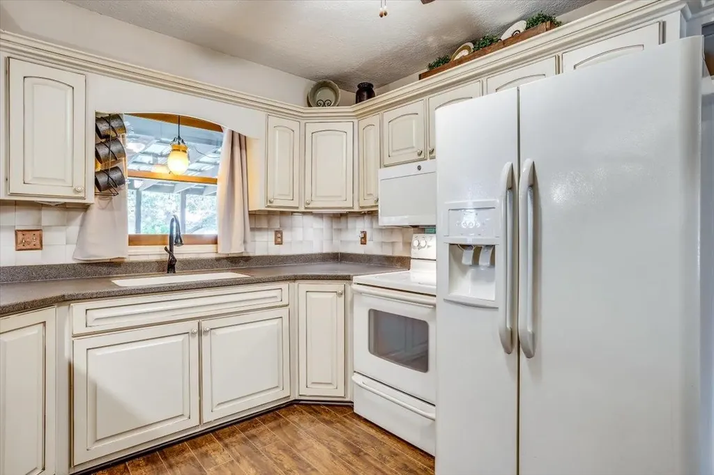 250 N Woodchuck Street Wichita KS 67212