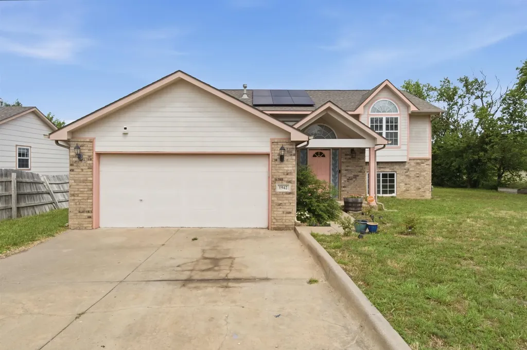1942 S Chateau Street Wichita KS 67207