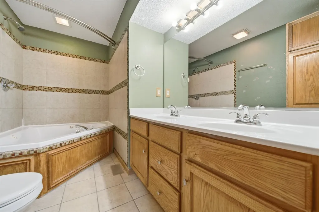 1942 S Chateau Street Wichita KS 67207