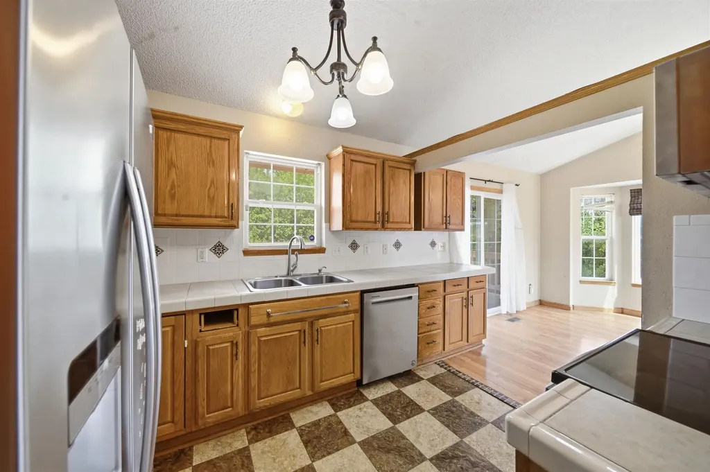 1942 S Chateau Street Wichita KS 67207