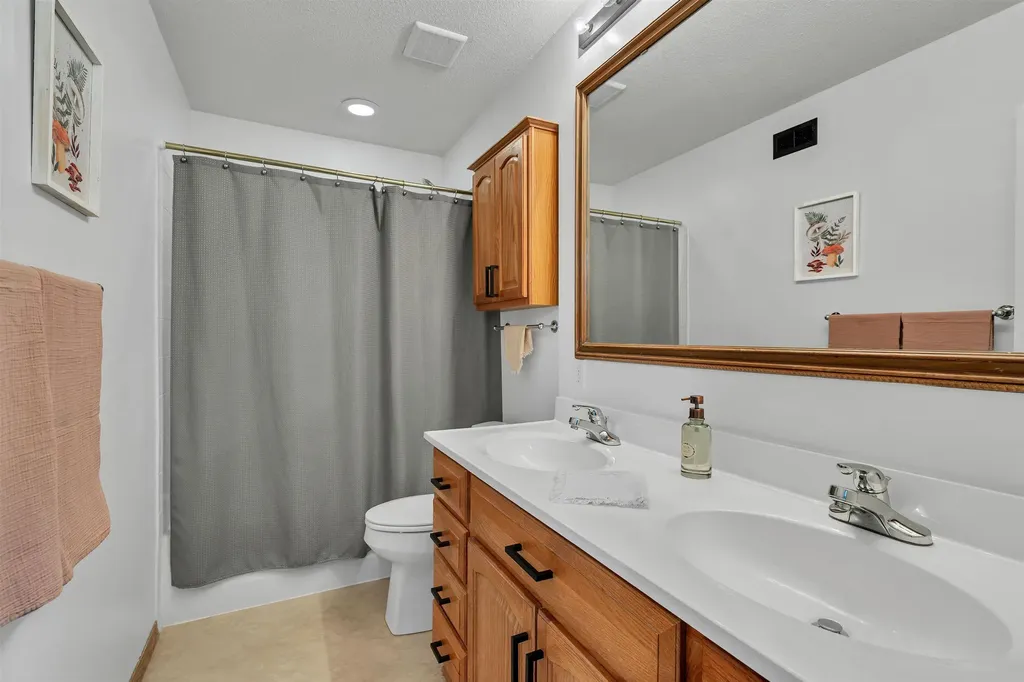 206 E Hamlin Andover KS 67002