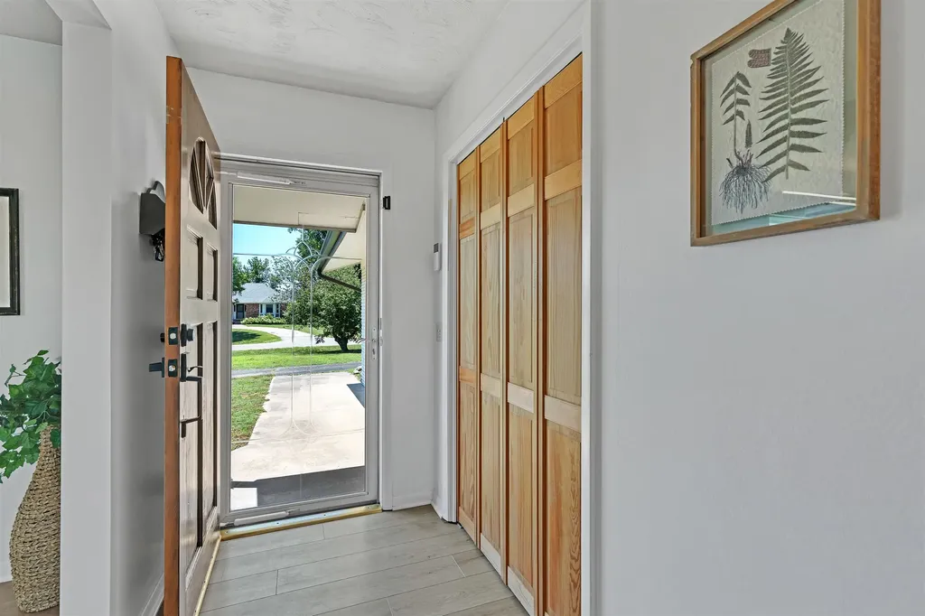 206 E Hamlin Andover KS 67002