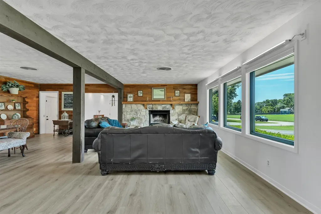 206 E Hamlin Andover KS 67002