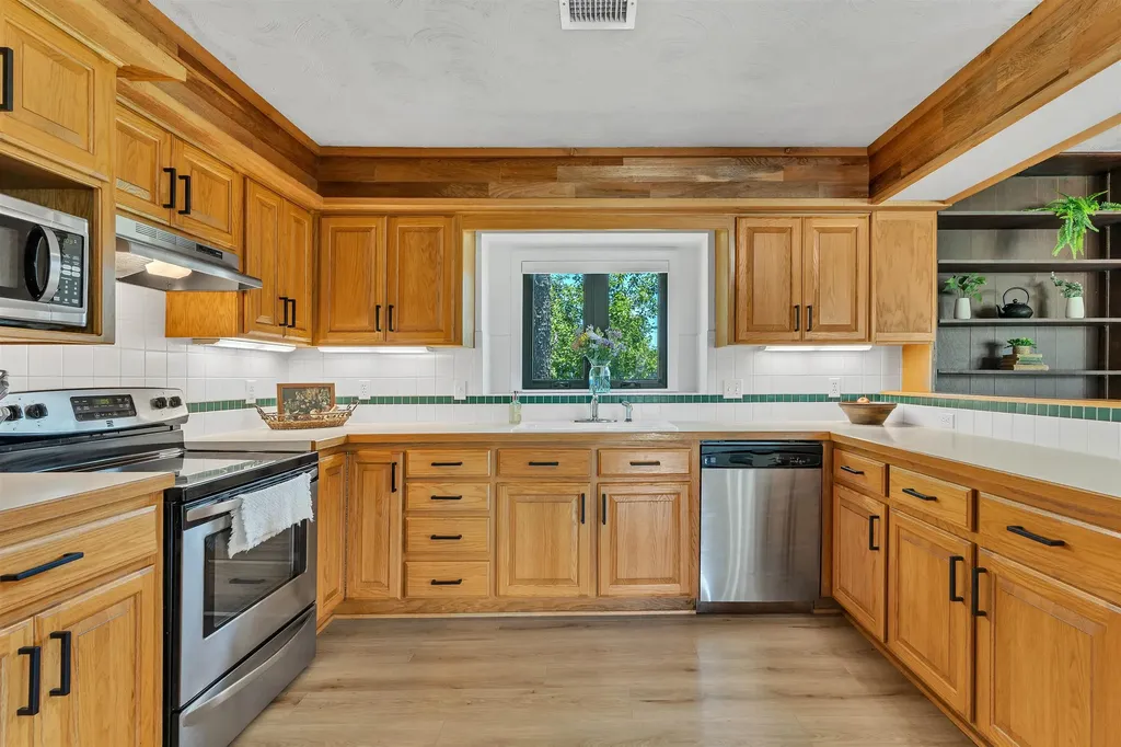 206 E Hamlin Andover KS 67002