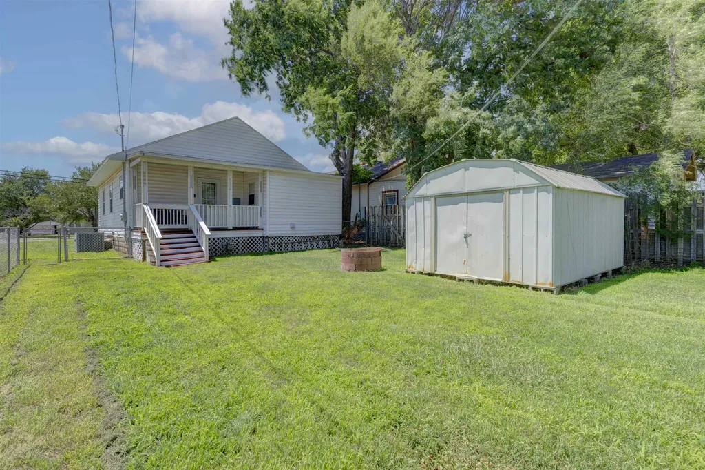 1326 S Summit Street Arkansas City KS 67156
