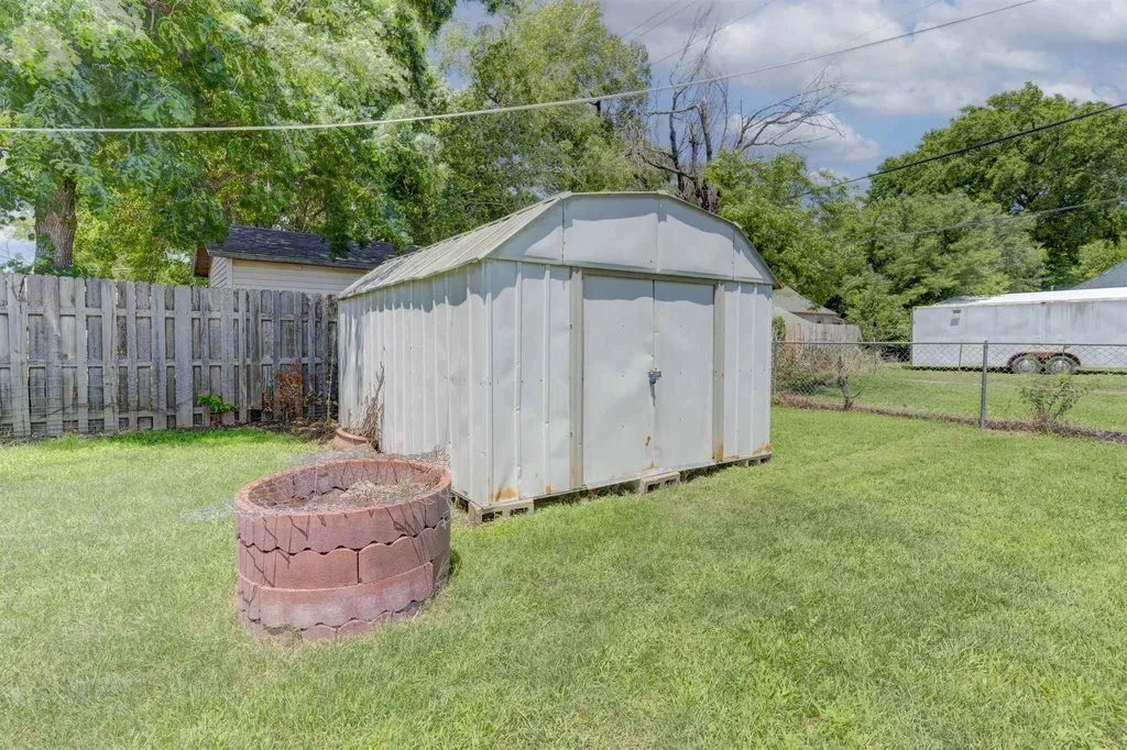 1326 S Summit Street Arkansas City KS 67156