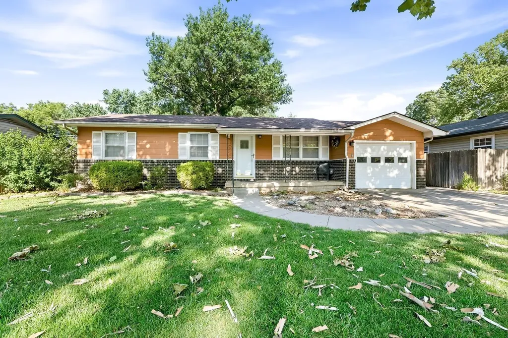 1209 N Sunset Drive Mulvane KS 67110