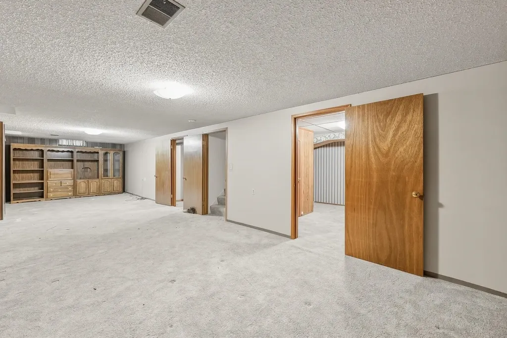 1209 N Sunset Drive Mulvane KS 67110