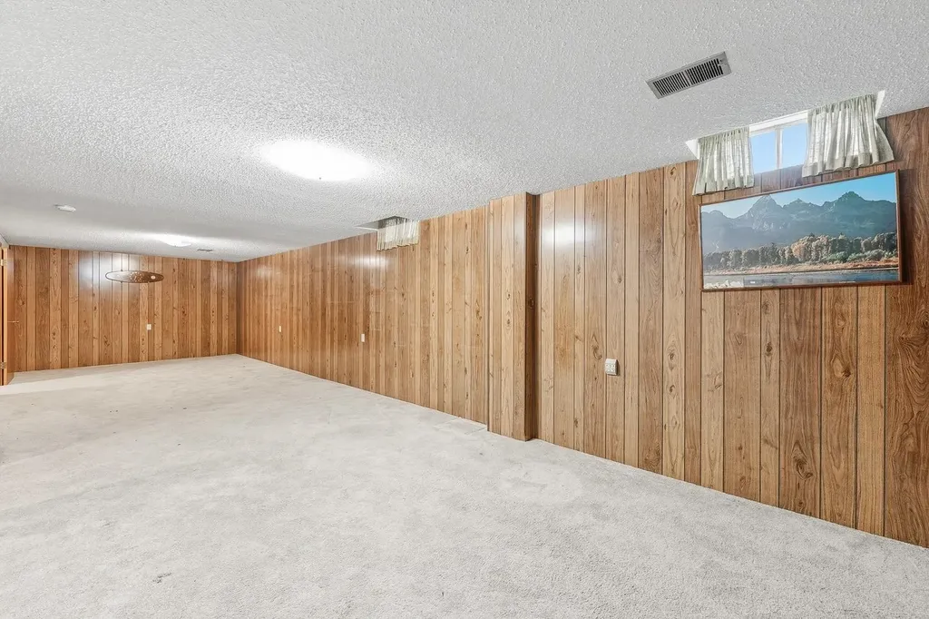1209 N Sunset Drive Mulvane KS 67110