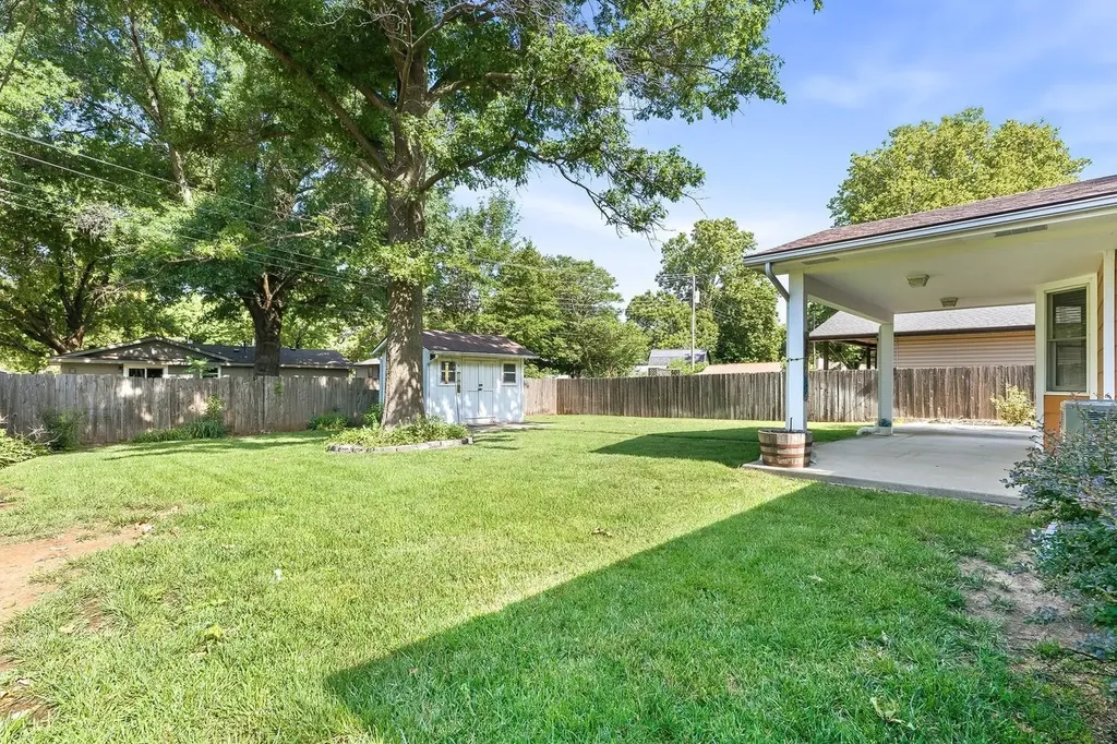 1209 N Sunset Drive Mulvane KS 67110