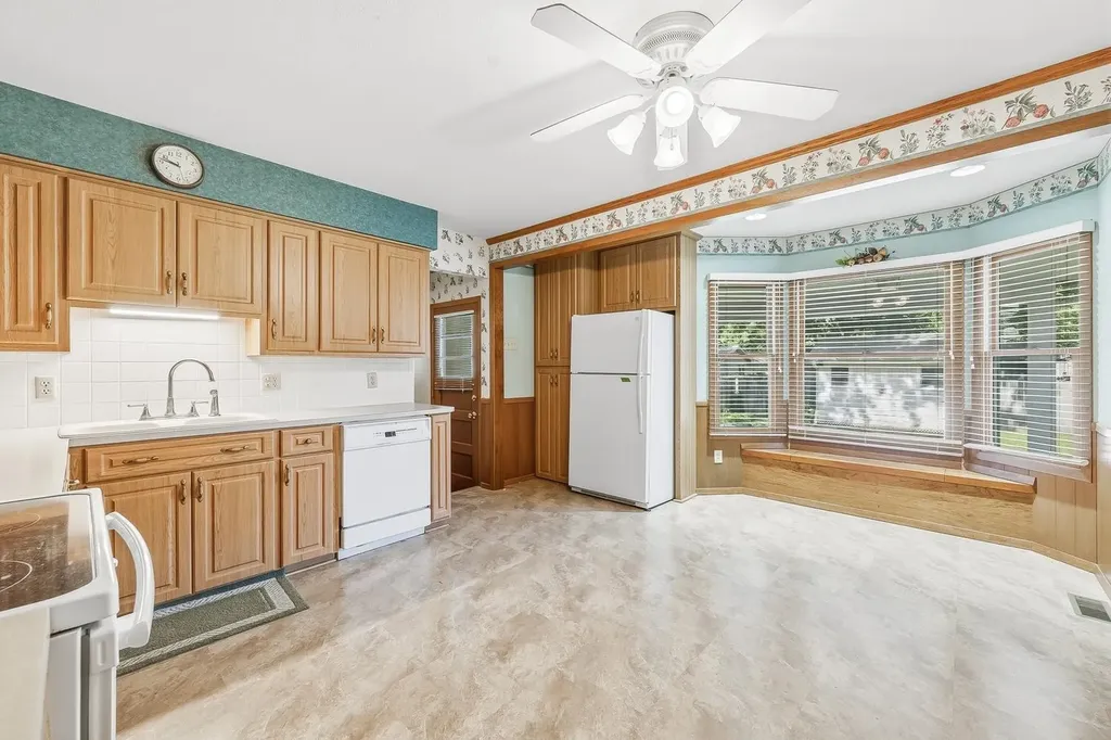 1209 N Sunset Drive Mulvane KS 67110