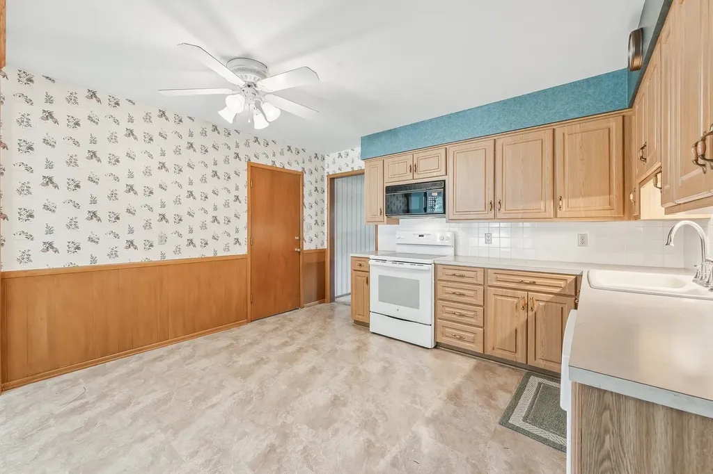 1209 N Sunset Drive Mulvane KS 67110