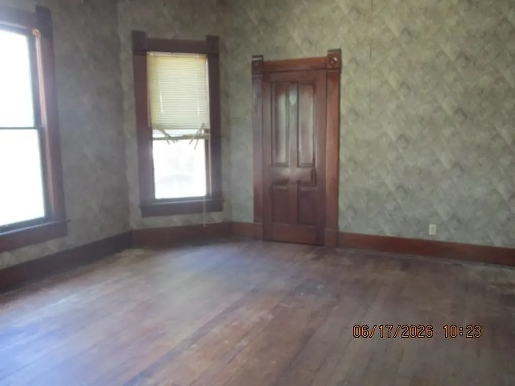 1400 Grand Avenue Parsons KS 67357