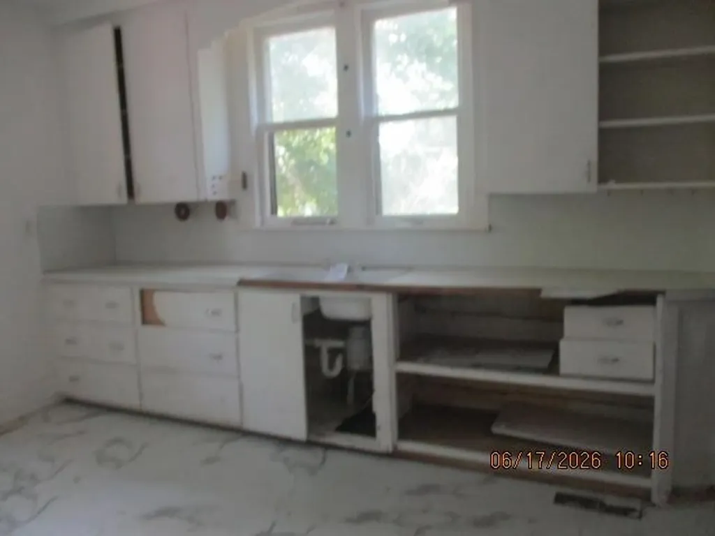 1400 Grand Avenue Parsons KS 67357