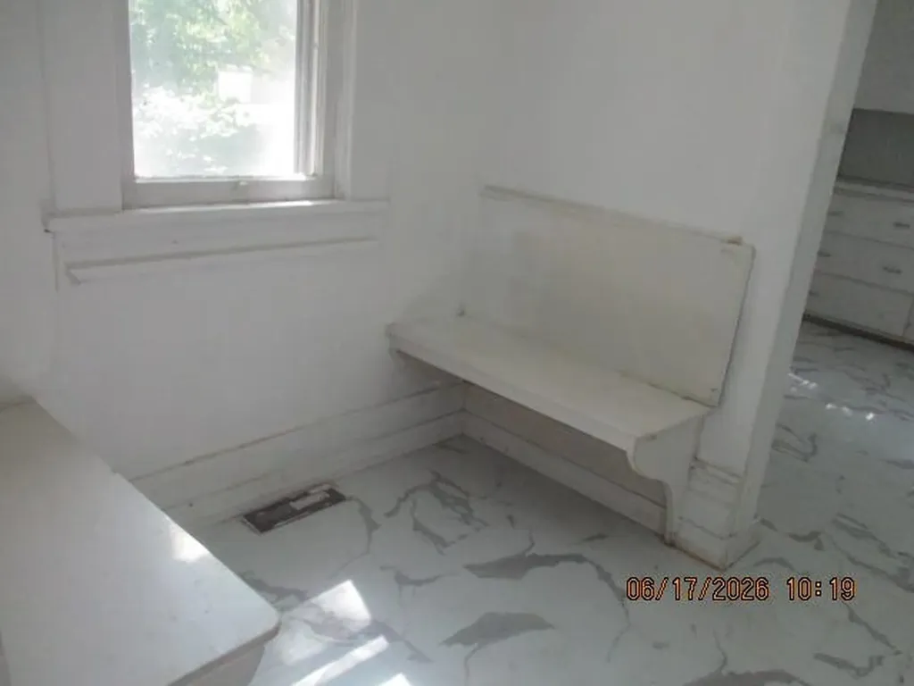 1400 Grand Avenue Parsons KS 67357