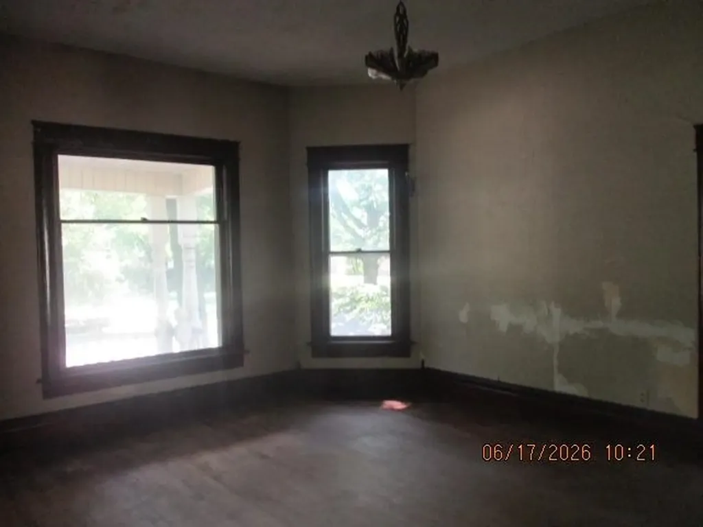 1400 Grand Avenue Parsons KS 67357