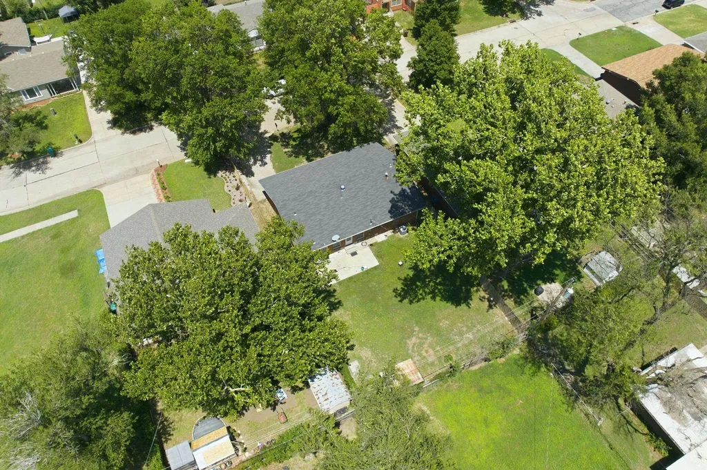 2215 E Stafford Street Wichita KS 67211