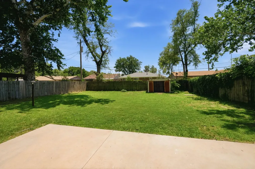 2215 E Stafford Street Wichita KS 67211