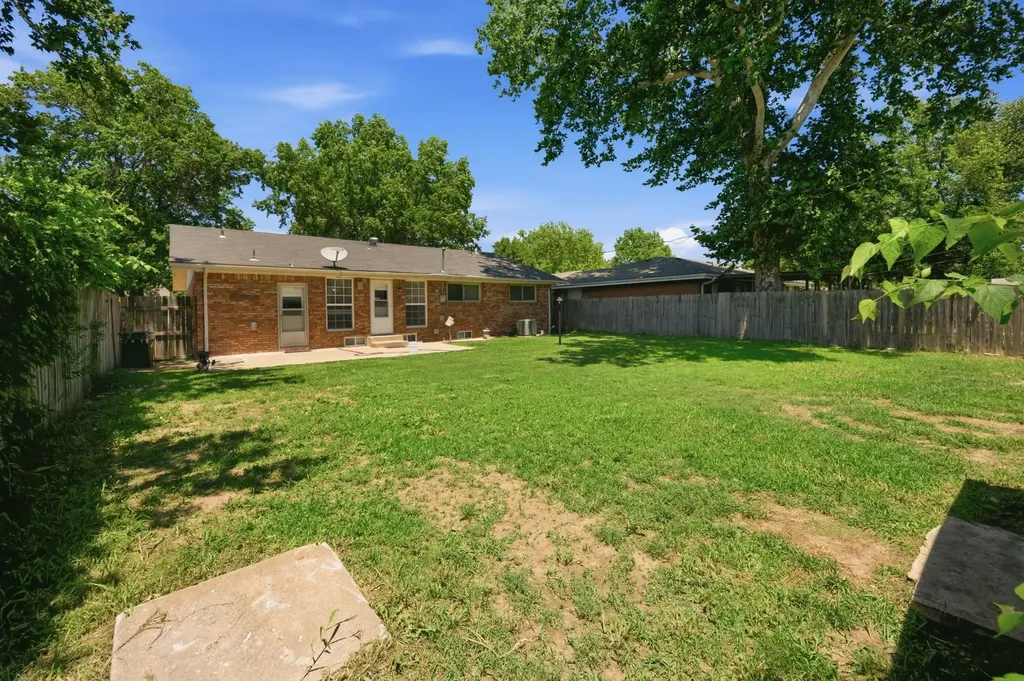 2215 E Stafford Street Wichita KS 67211