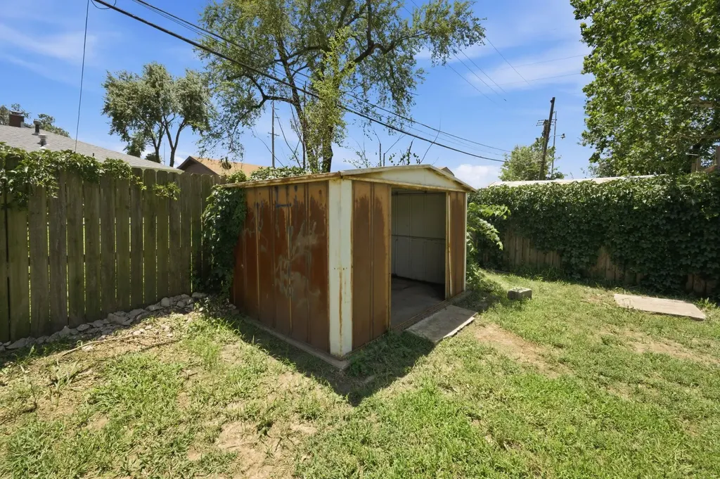 2215 E Stafford Street Wichita KS 67211