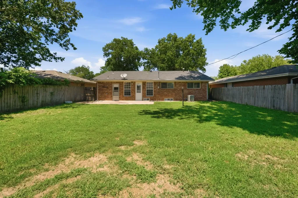 2215 E Stafford Street Wichita KS 67211