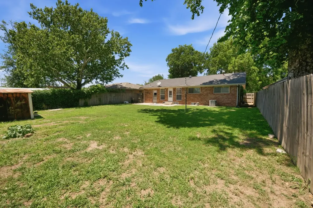 2215 E Stafford Street Wichita KS 67211