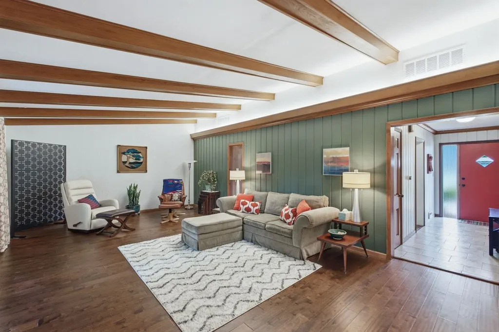 6119 E Oneida Avenue Wichita KS 67208