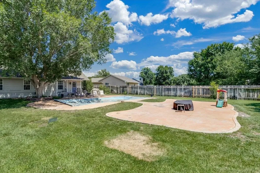 2721 N Stoney Point Court Wichita KS 67205