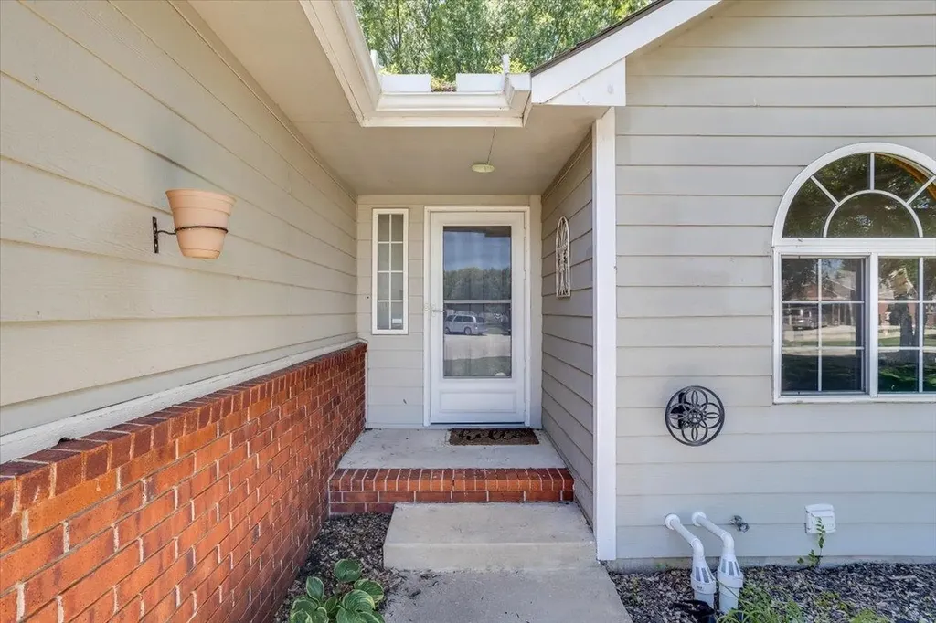 2721 N Stoney Point Court Wichita KS 67205