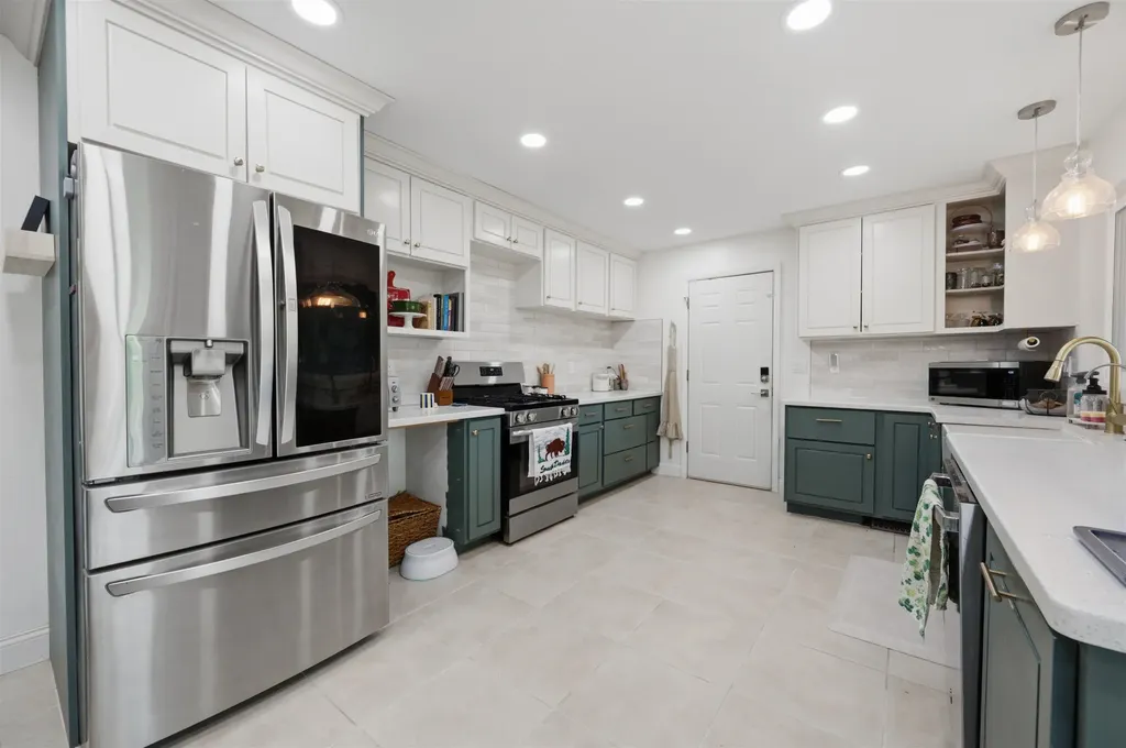 163 S Lochinvar Street Wichita KS 67207