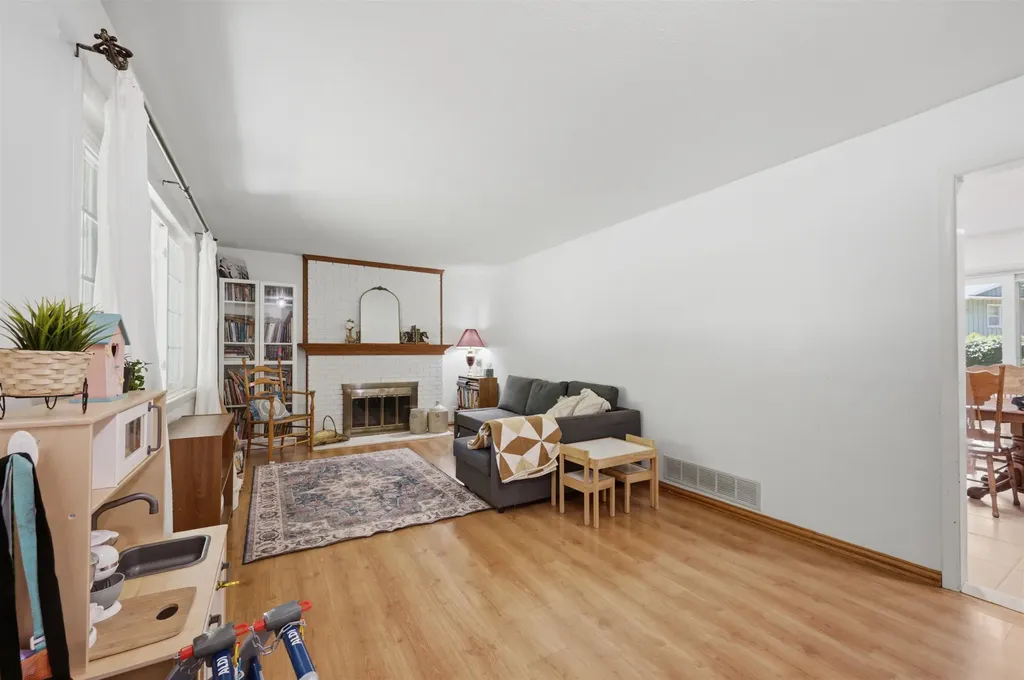 163 S Lochinvar Street Wichita KS 67207