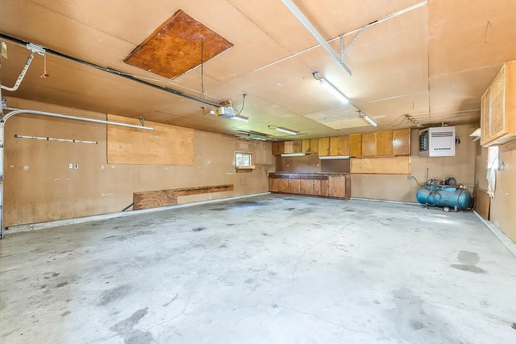 1232 E El Monte Street Wichita KS 67216