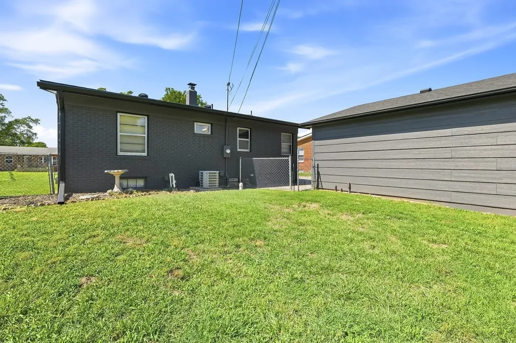 1232 E El Monte Street Wichita KS 67216