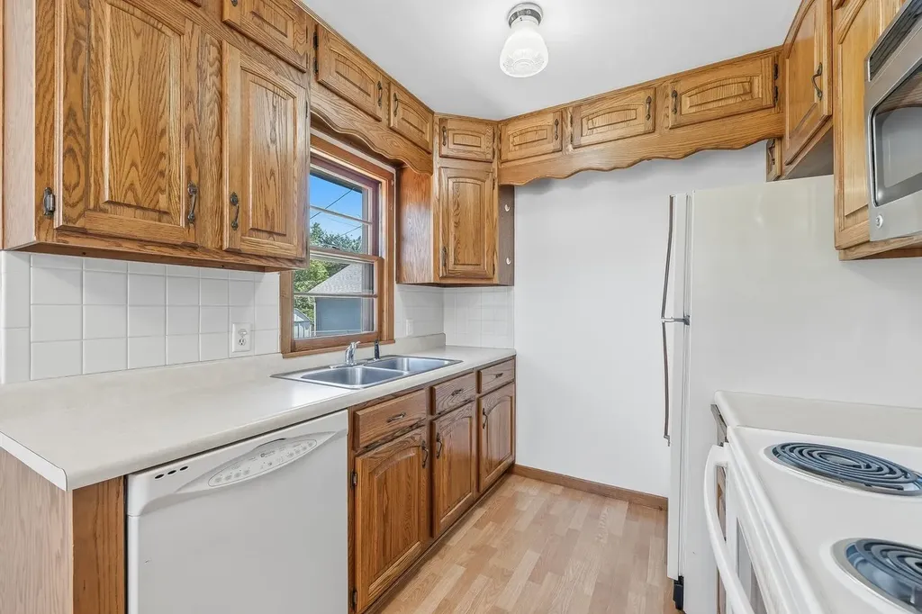 1232 E El Monte Street Wichita KS 67216