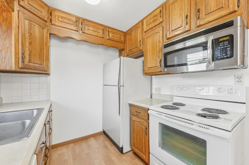 1232 E El Monte Street Wichita KS 67216