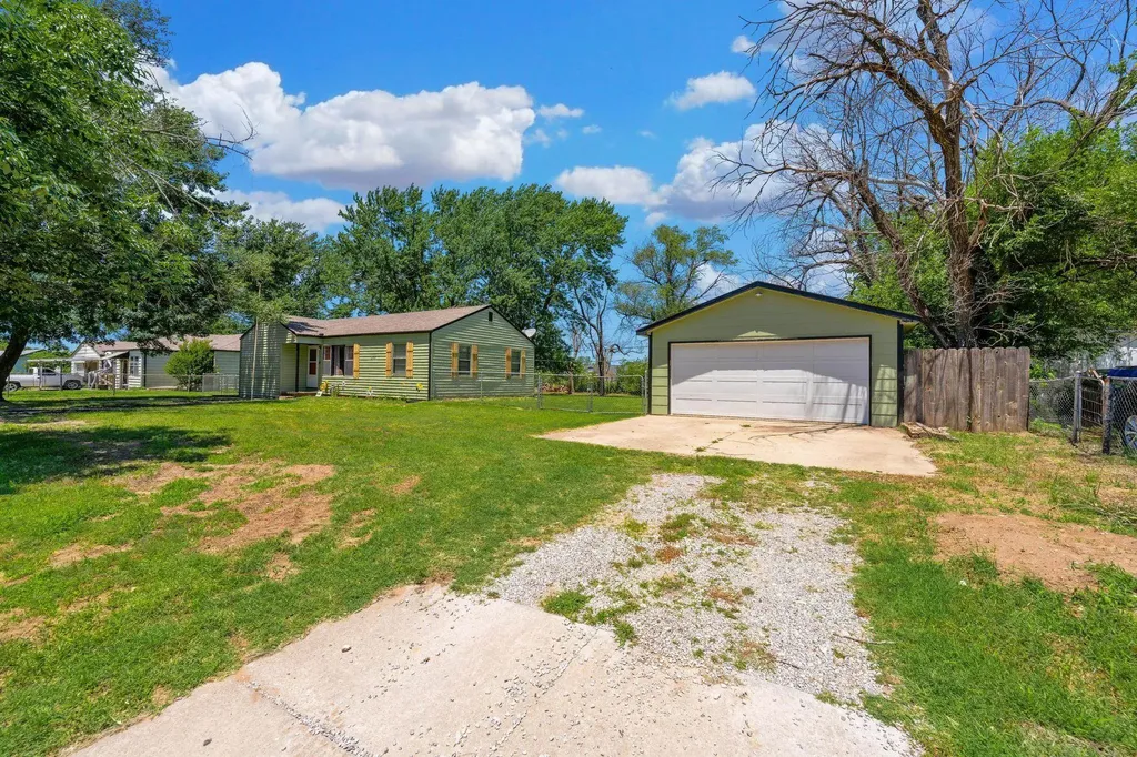 542 W Sunrise Drive Wichita KS 67217