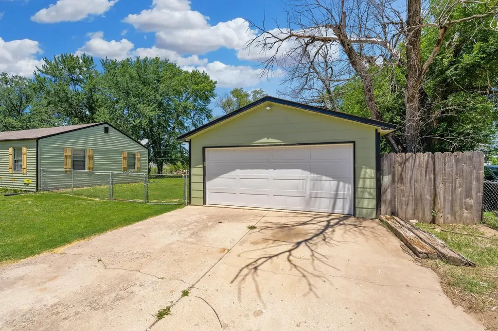 542 W Sunrise Drive Wichita KS 67217