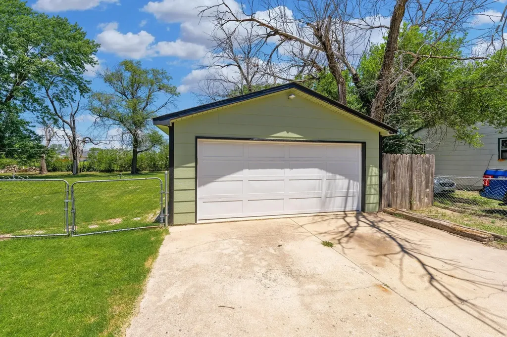 542 W Sunrise Drive Wichita KS 67217