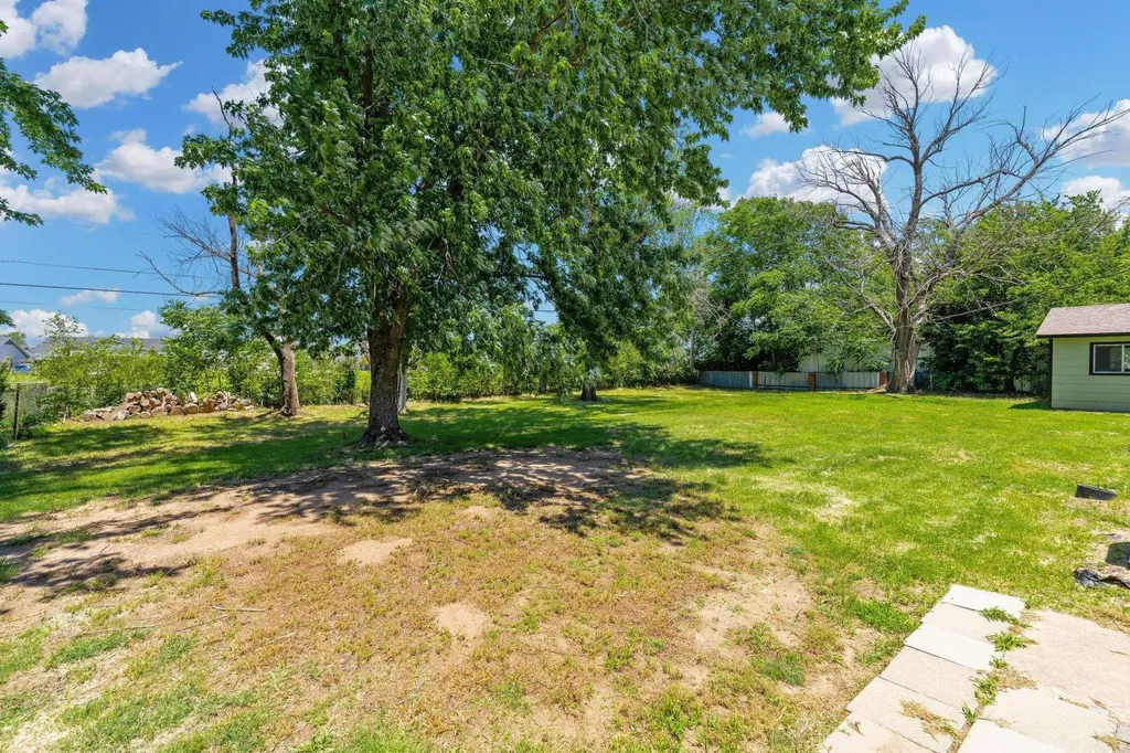 542 W Sunrise Drive Wichita KS 67217