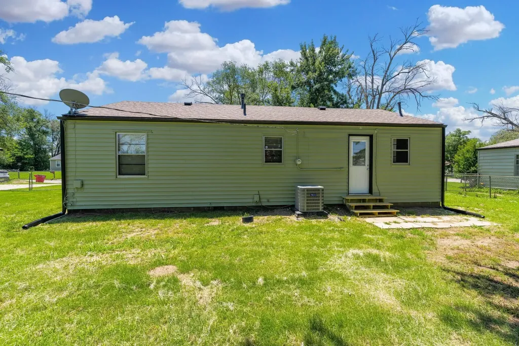 542 W Sunrise Drive Wichita KS 67217