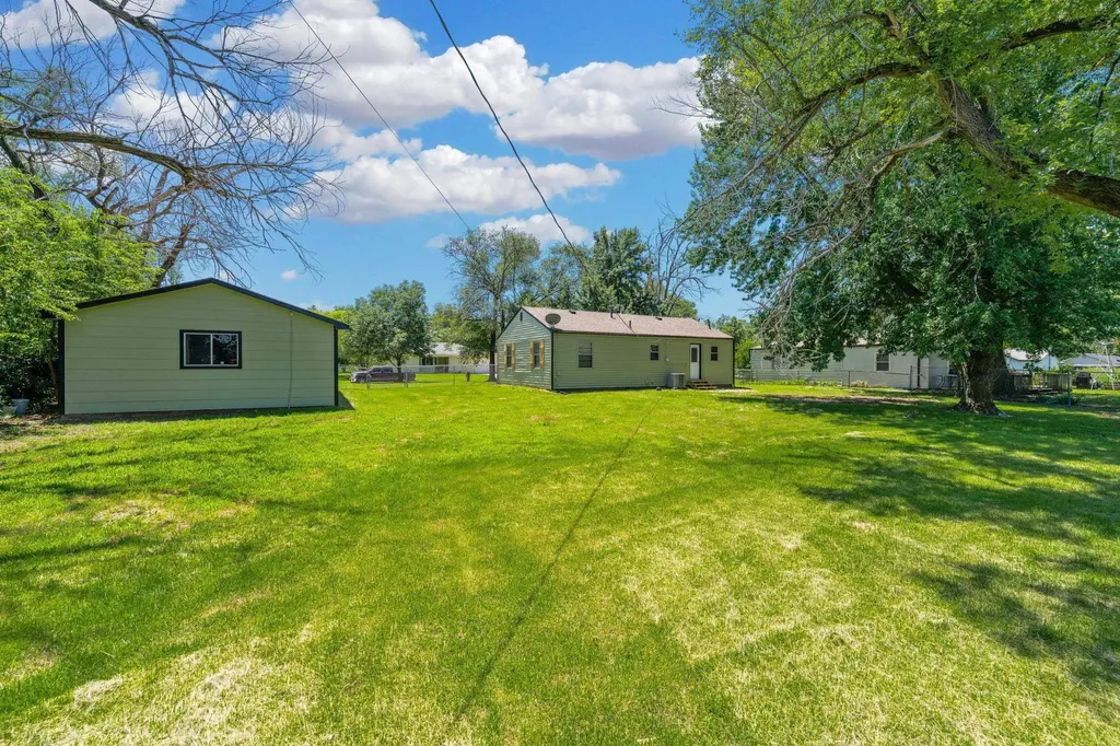 542 W Sunrise Drive Wichita KS 67217