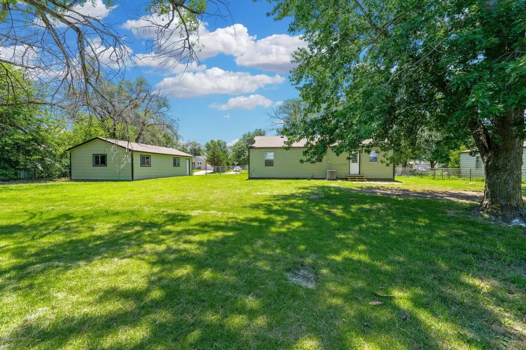 542 W Sunrise Drive Wichita KS 67217