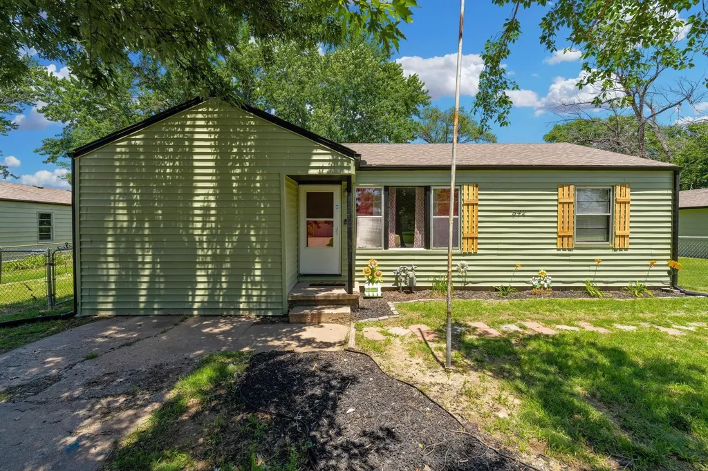 542 W Sunrise Drive Wichita KS 67217